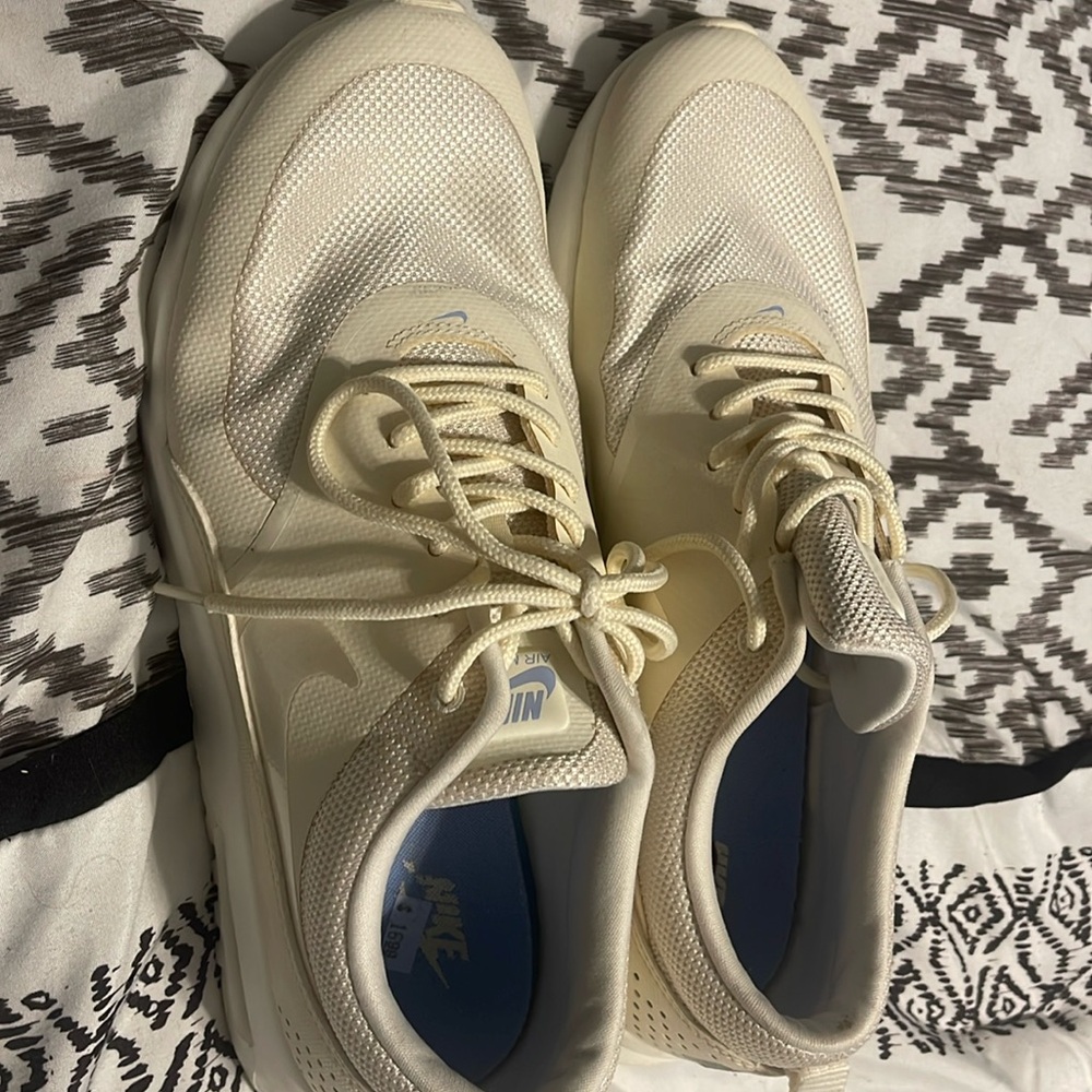 Gently used - Nikes Women Air Max Thea - Size 10